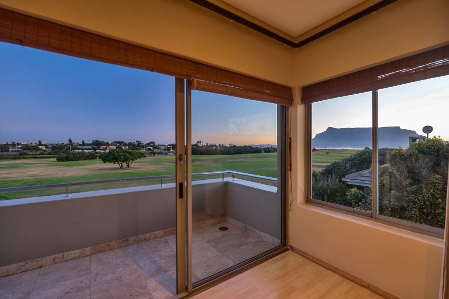 5 Bedroom Property for Sale in Sunset Links Western Cape